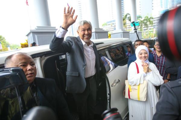 ‘Save Malaysia’ rally to protest Zahid’s DNAA seen having big turnout but little effect